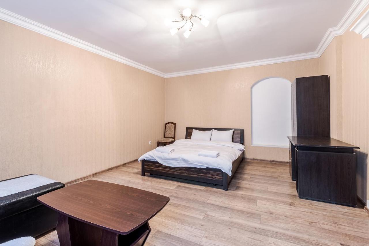 New Ruska Apartment Lviv Dış mekan fotoğraf
